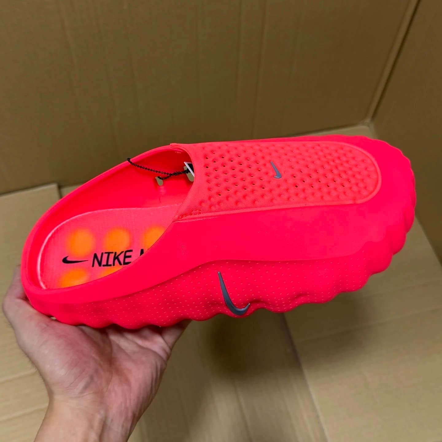 Nike Mayfly Bright Crimson