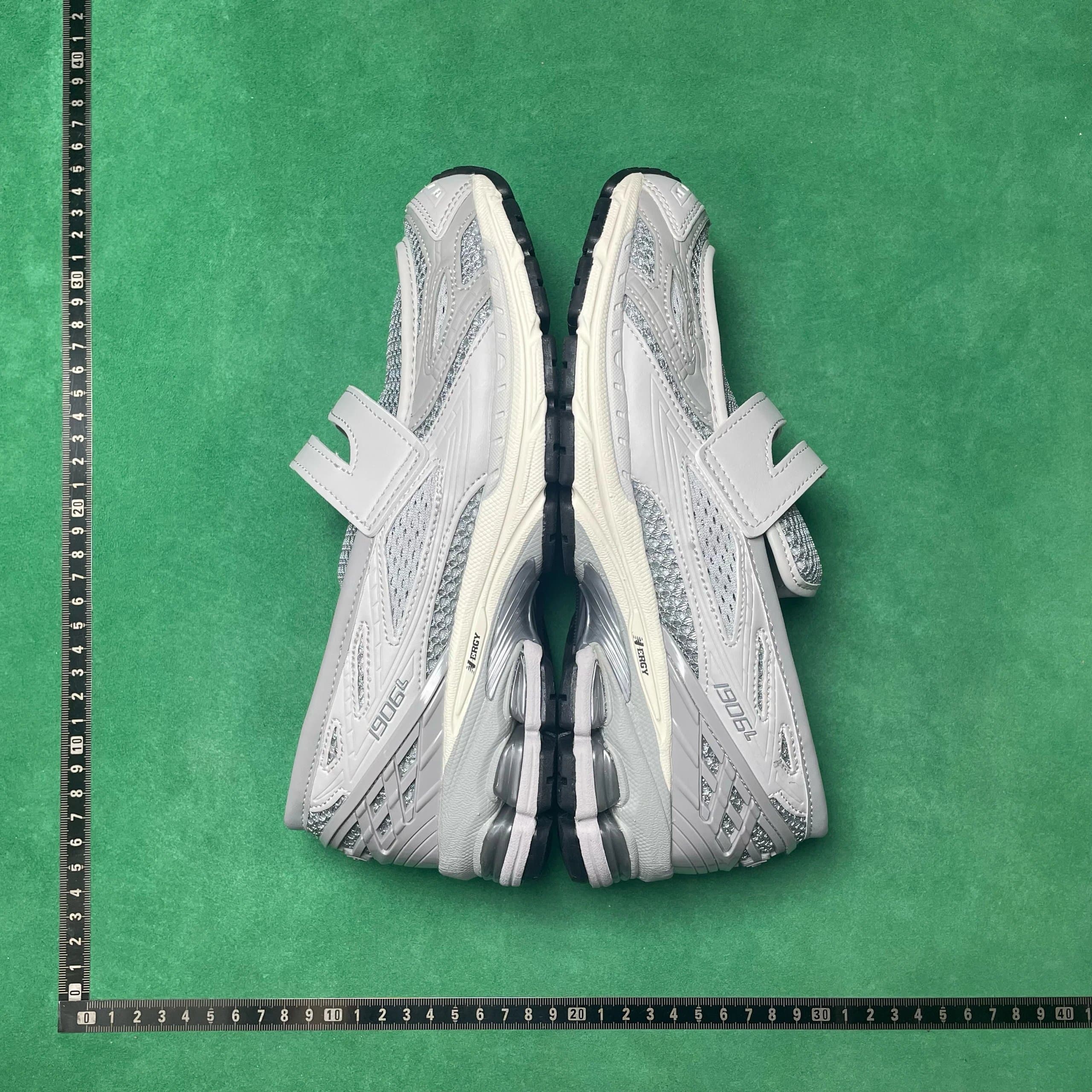 New Balance 1906R Silver Mesh