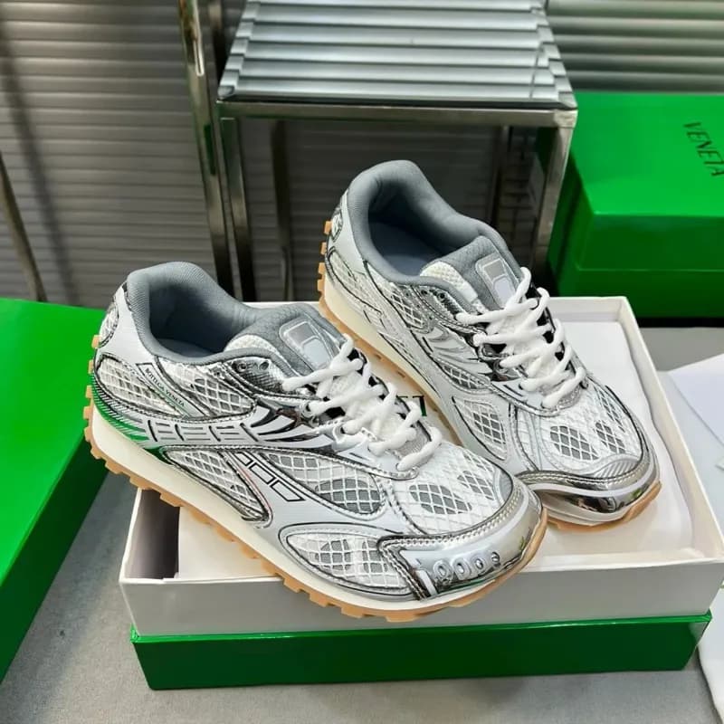 Bottega Veneta Track Trainer Pink Snake-Print with Metallic Accents — 银色/情侣款/原标原盒