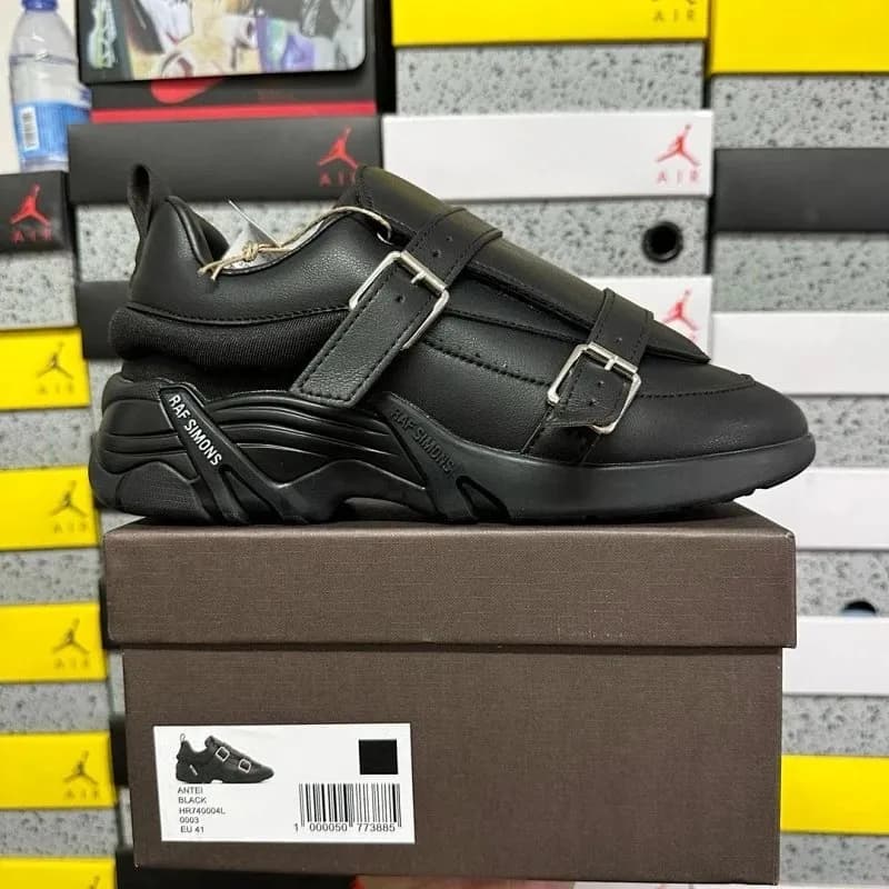 Raf Simons × Jordan Ozweego Black