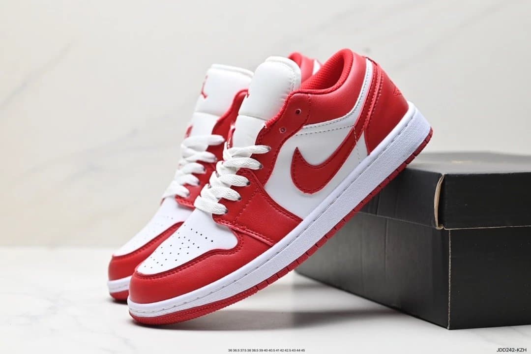 Air Jordan 1 Low Chicago