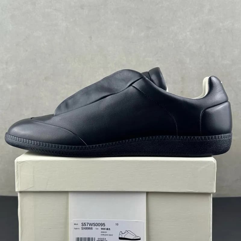 Maison Margiela Future Sneaker Crinkled Wax Leather — 黑色低帮