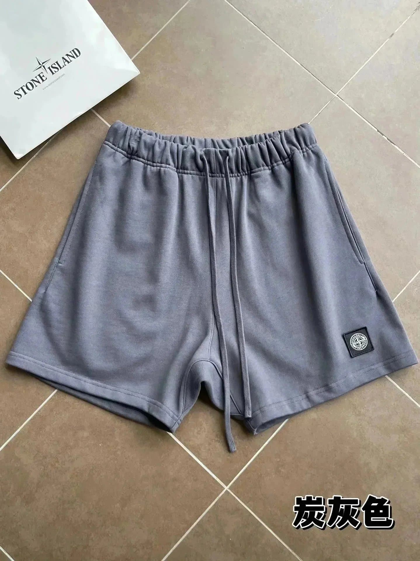 Stone Island Logo Patch Shorts Grey — 17