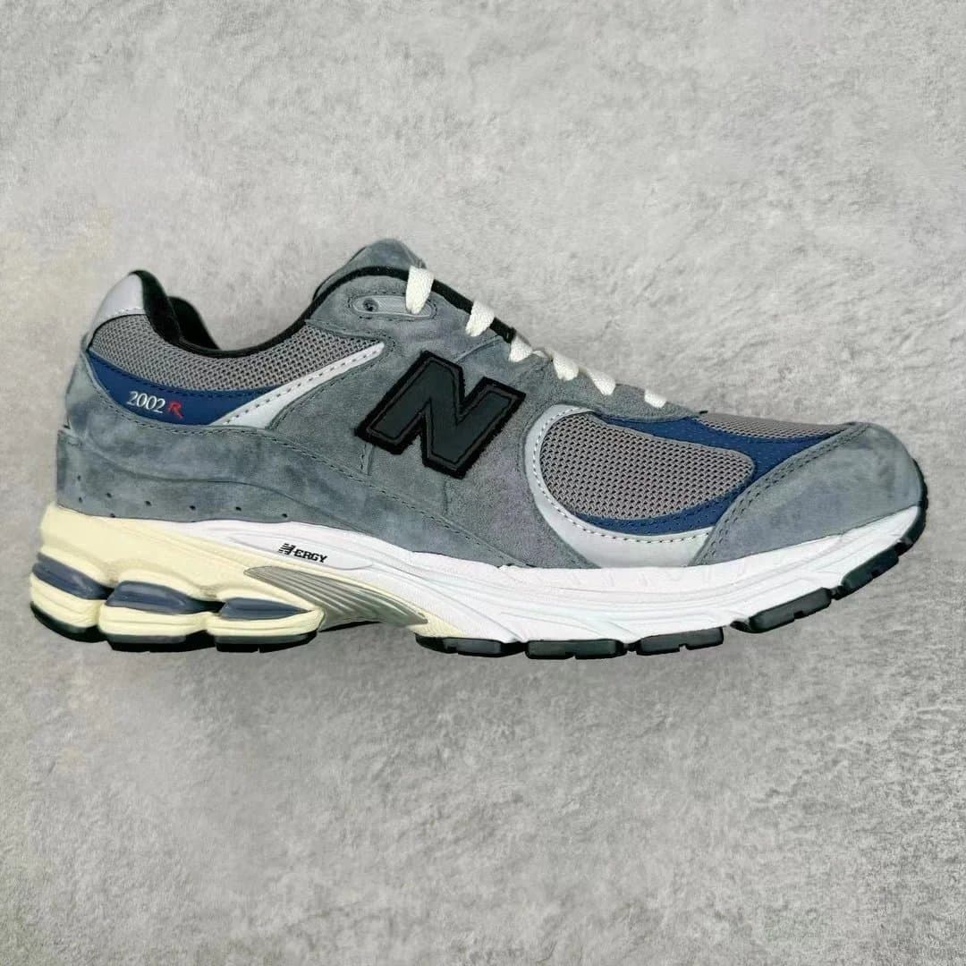 New Balance 2002R Grey Suede — M 2002RU2
