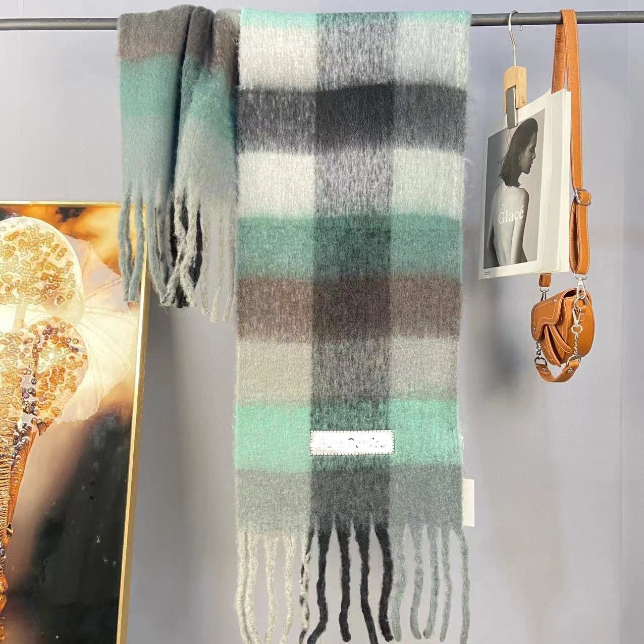 Maison Margiela Oversized Plaid Scarf Gradient Check — 灰绿白