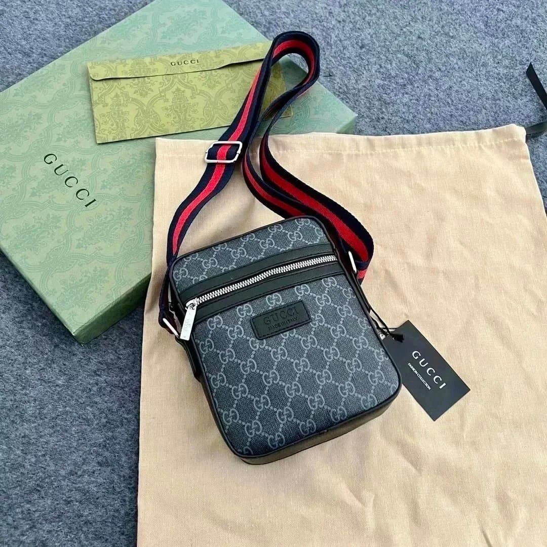 Gucci Bee Print Wallet GG Supreme Canvas — TH024