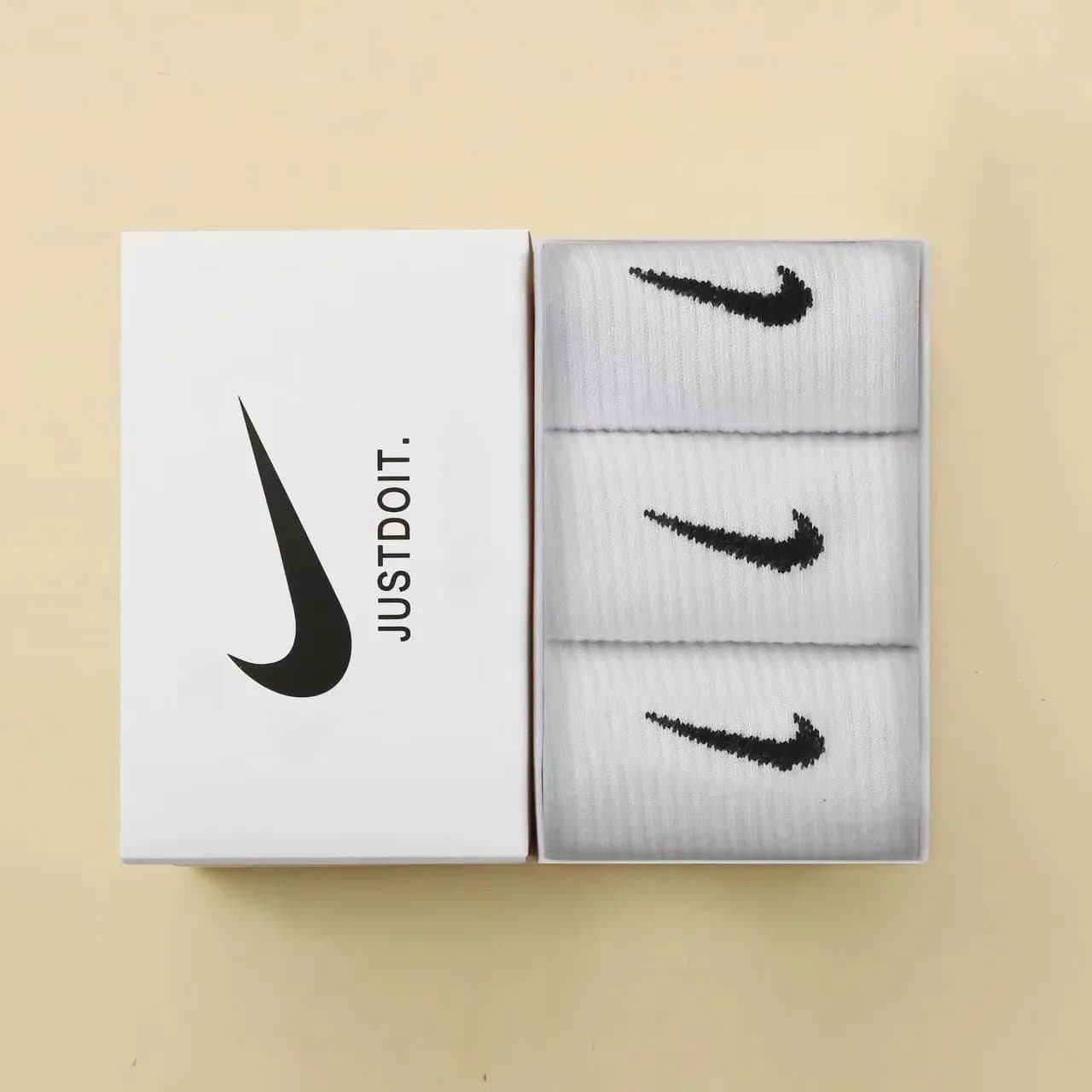 Nike Socks Swoosh Logo Crew Socks — 3双装【白+白+白】