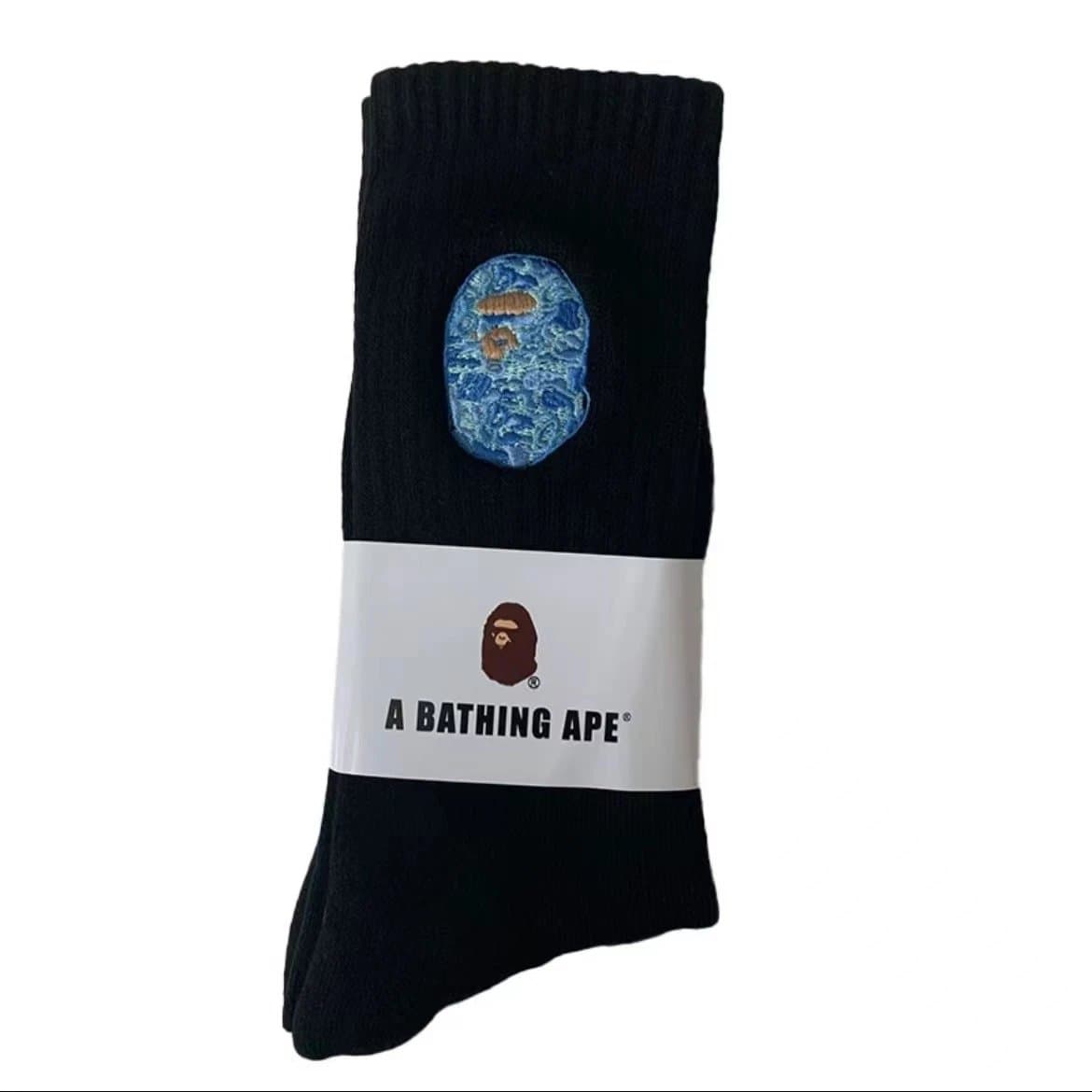 BAPE Crew Socks Ape Head Logo — 黑色长筒蓝色刺绣