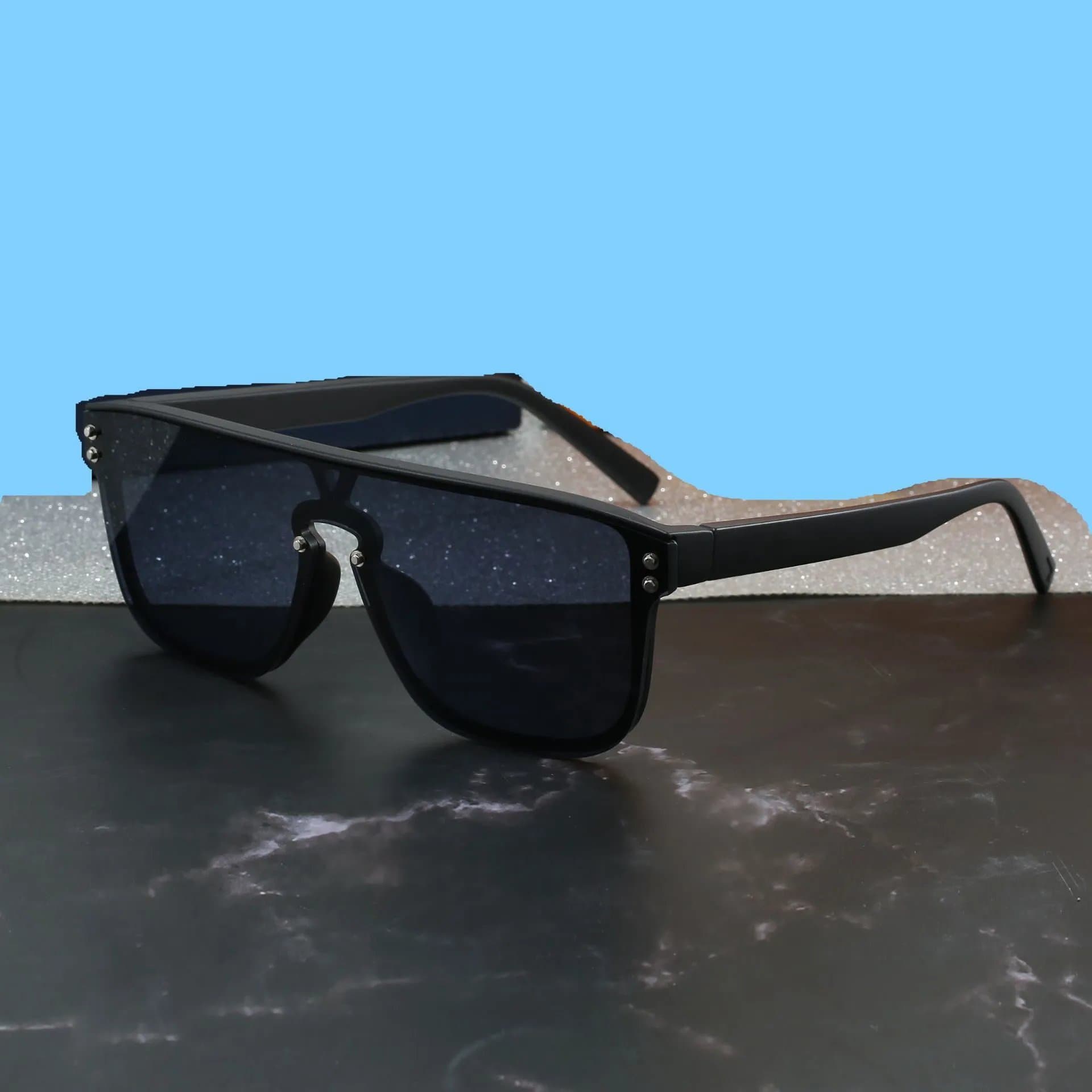 Ray-Ban Aviator Matte Black Frame with Gradient Lens