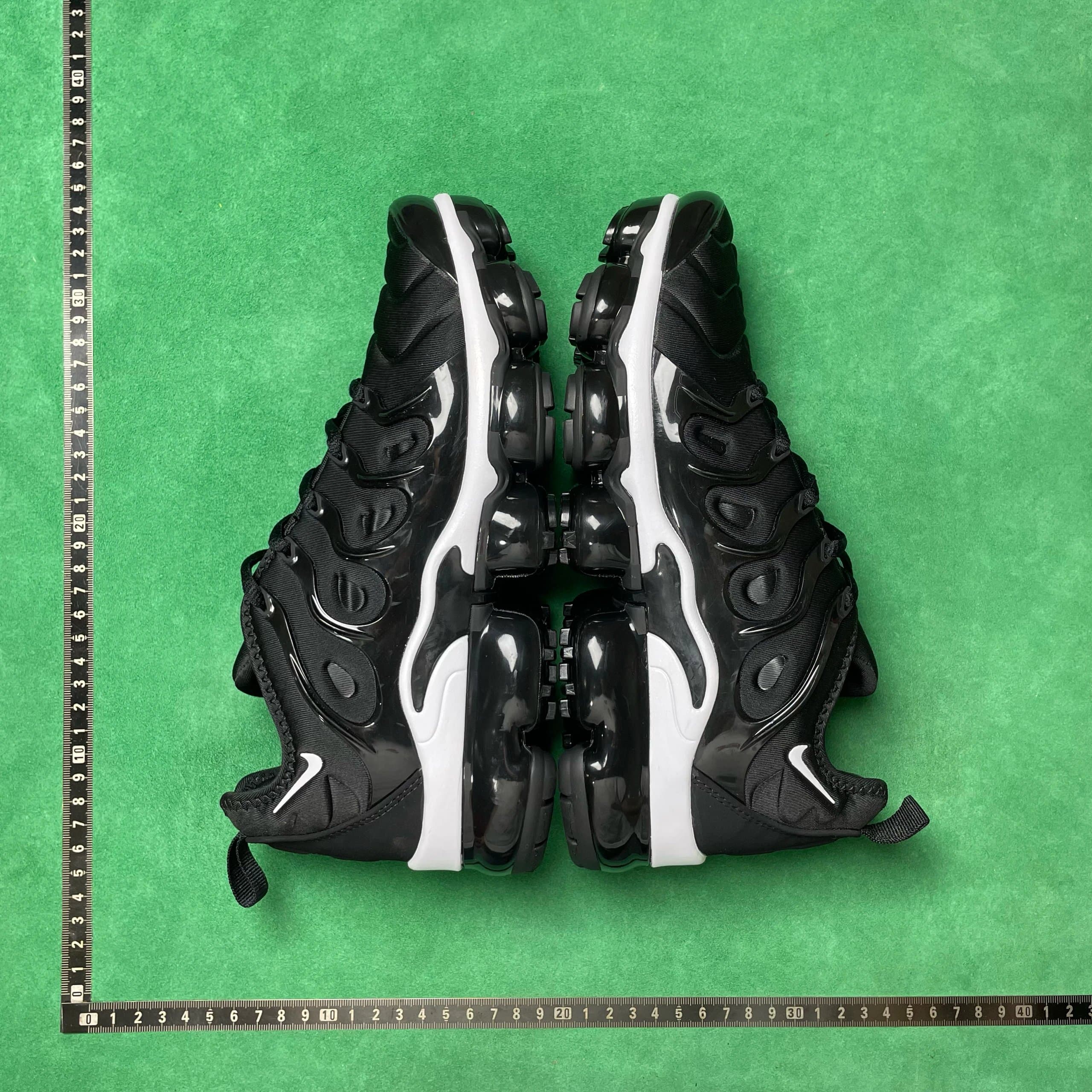 Nike Air Max Plus Multiple Colorways — 27号黑白924463-010
