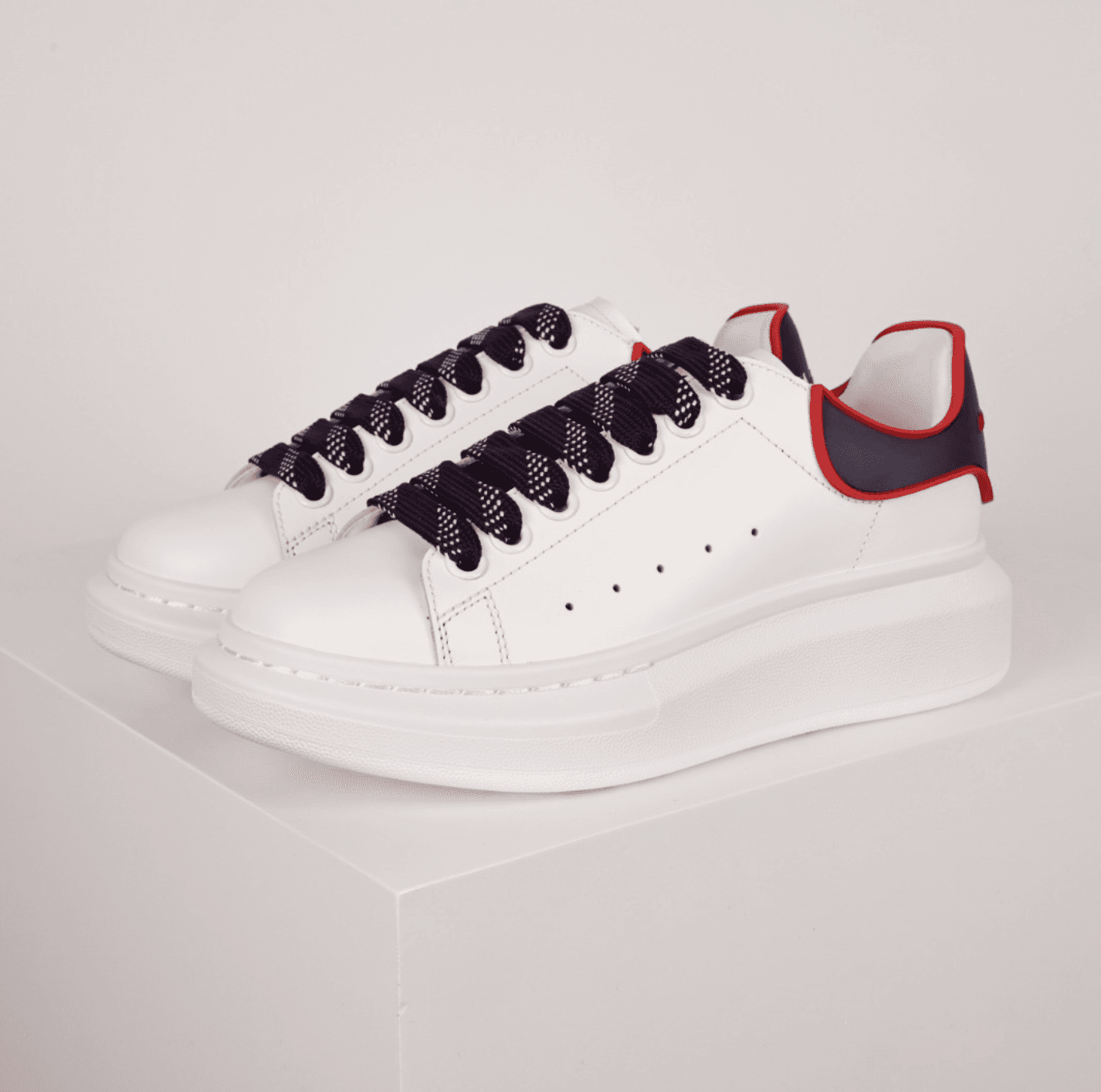 Alexander McQueen Sneaker Iridescent Heel — 蓝红