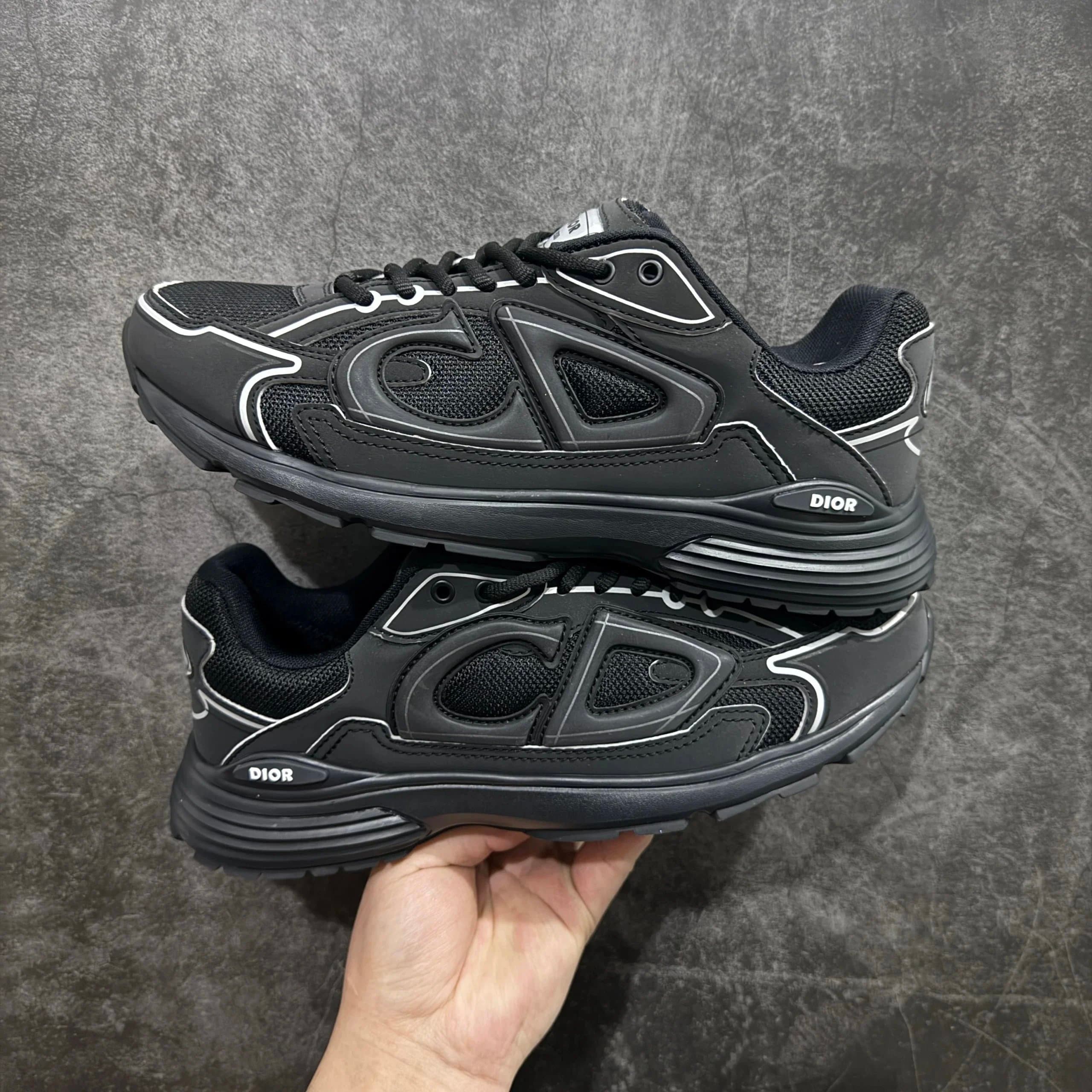 Dior B22 CD Logo — DB30-2