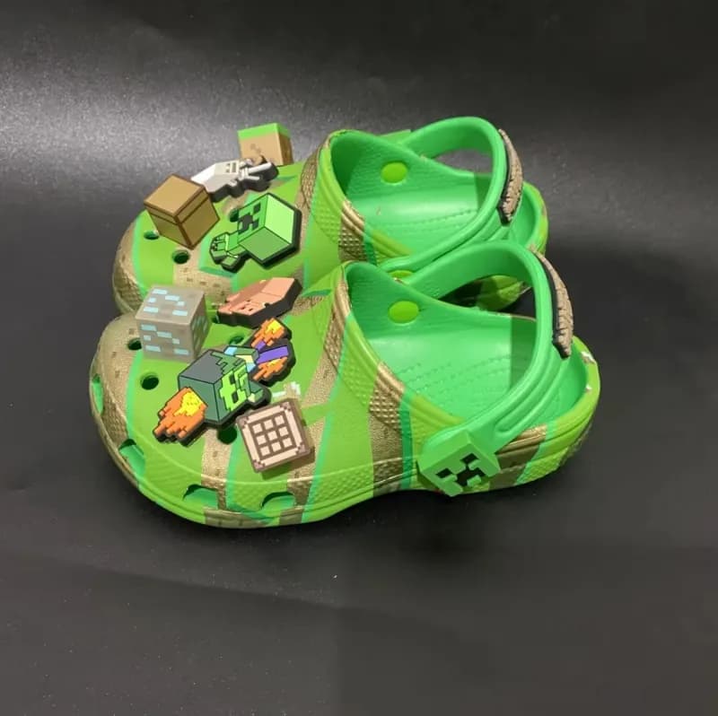 Crocs Classic Clog Minecraft Edition