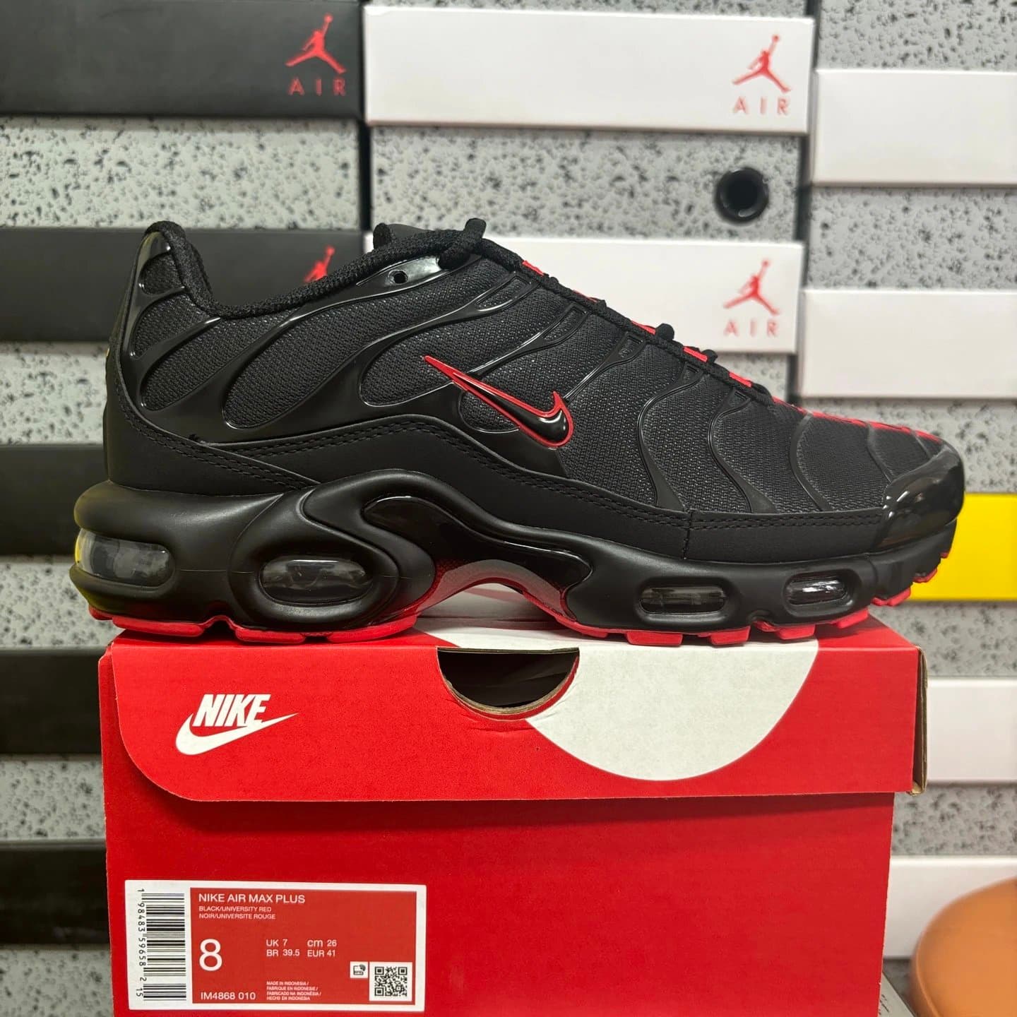 Nike Air Max Plus Black/University Red