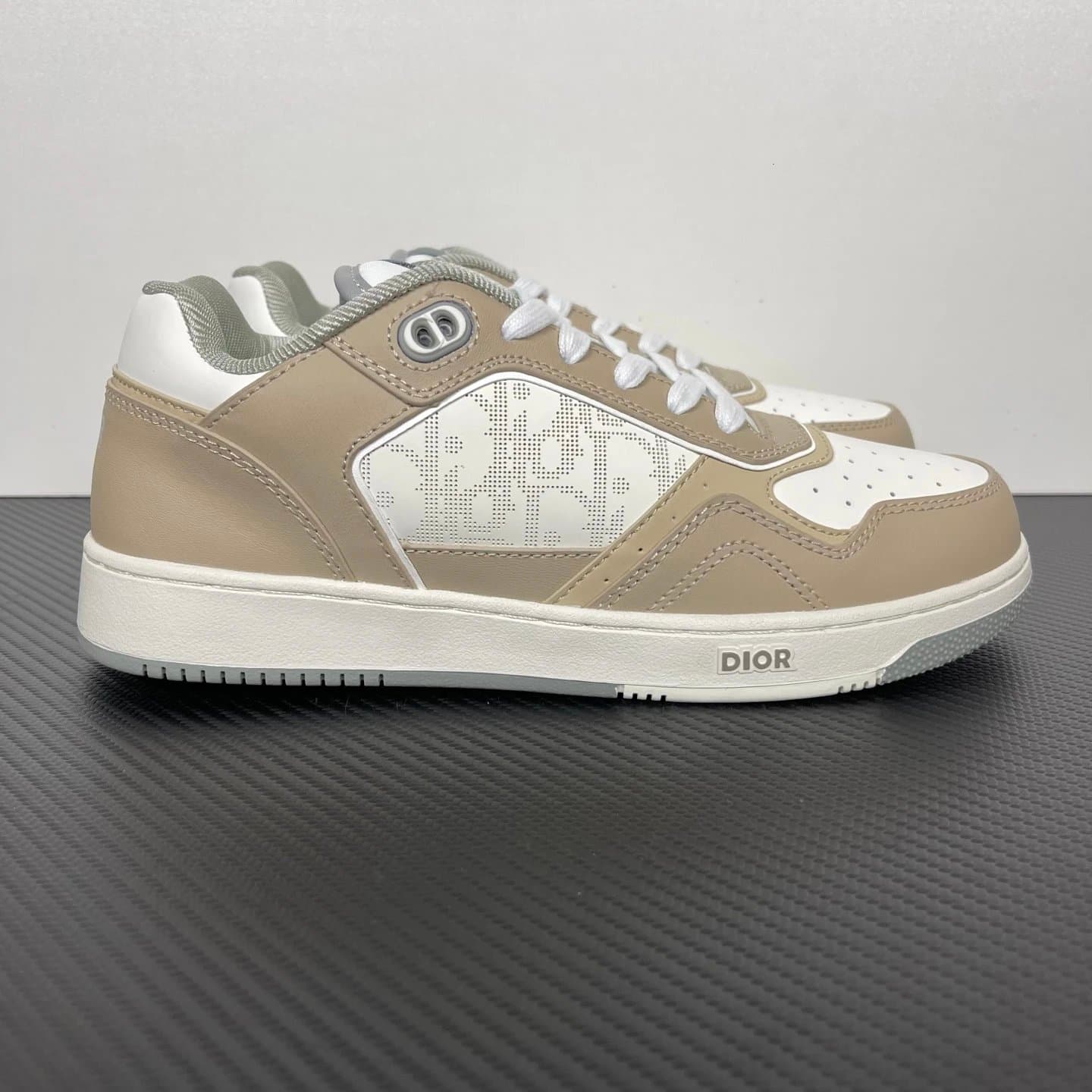 Dior B22 Sneaker Beige and White