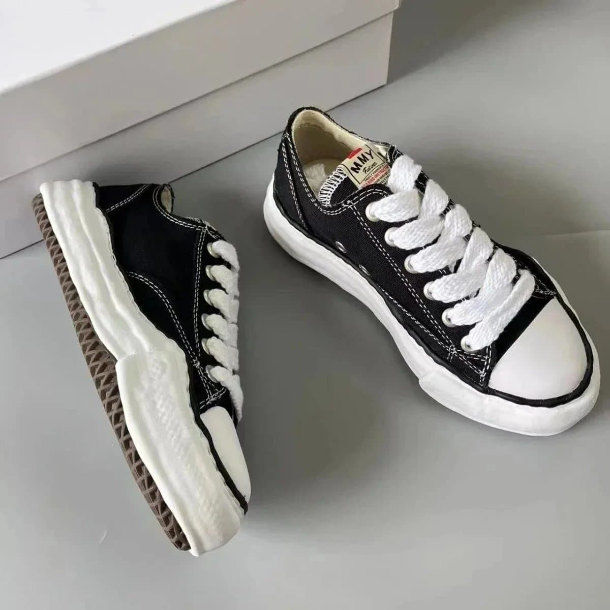 Comme des Garçons CDG Play Chuck Taylor Distressed Sole