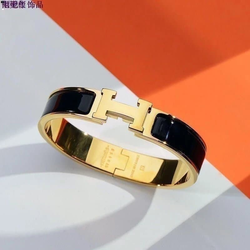 Hermès Clic H Bracelet Enamel Red — 黄金色黑珐琅
