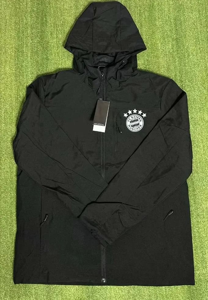 Adidas FC Bayern Munich Windbreaker Club Logo