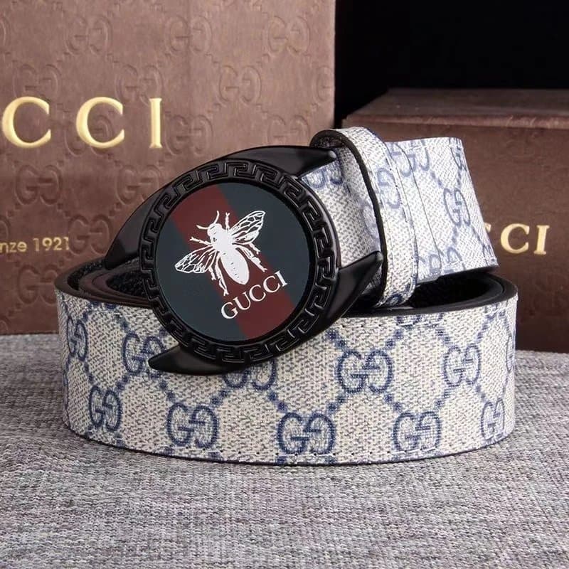 Gucci GG Canvas Belt Bee Motif Buckle