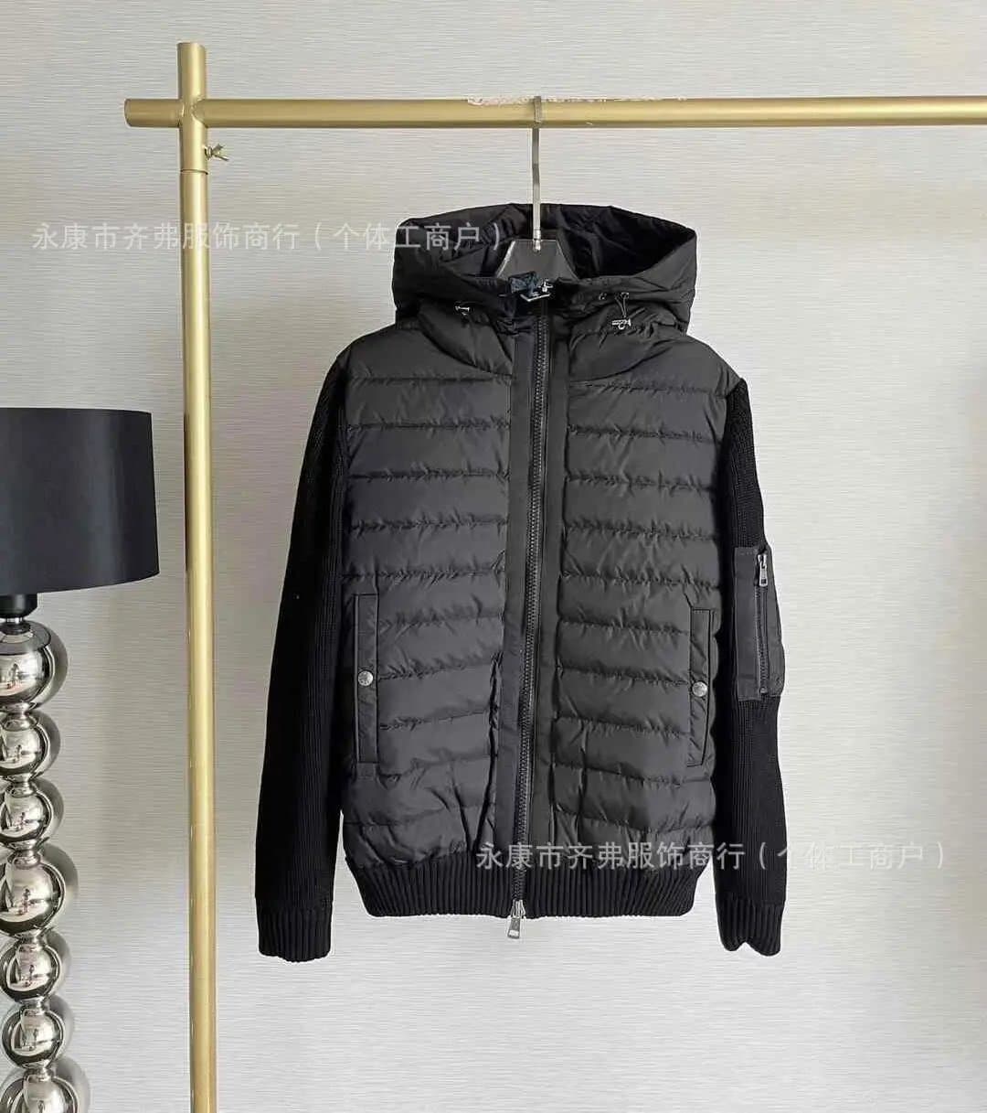 Versace Puffer Jacket Knit Sleeve — 黑色连帽