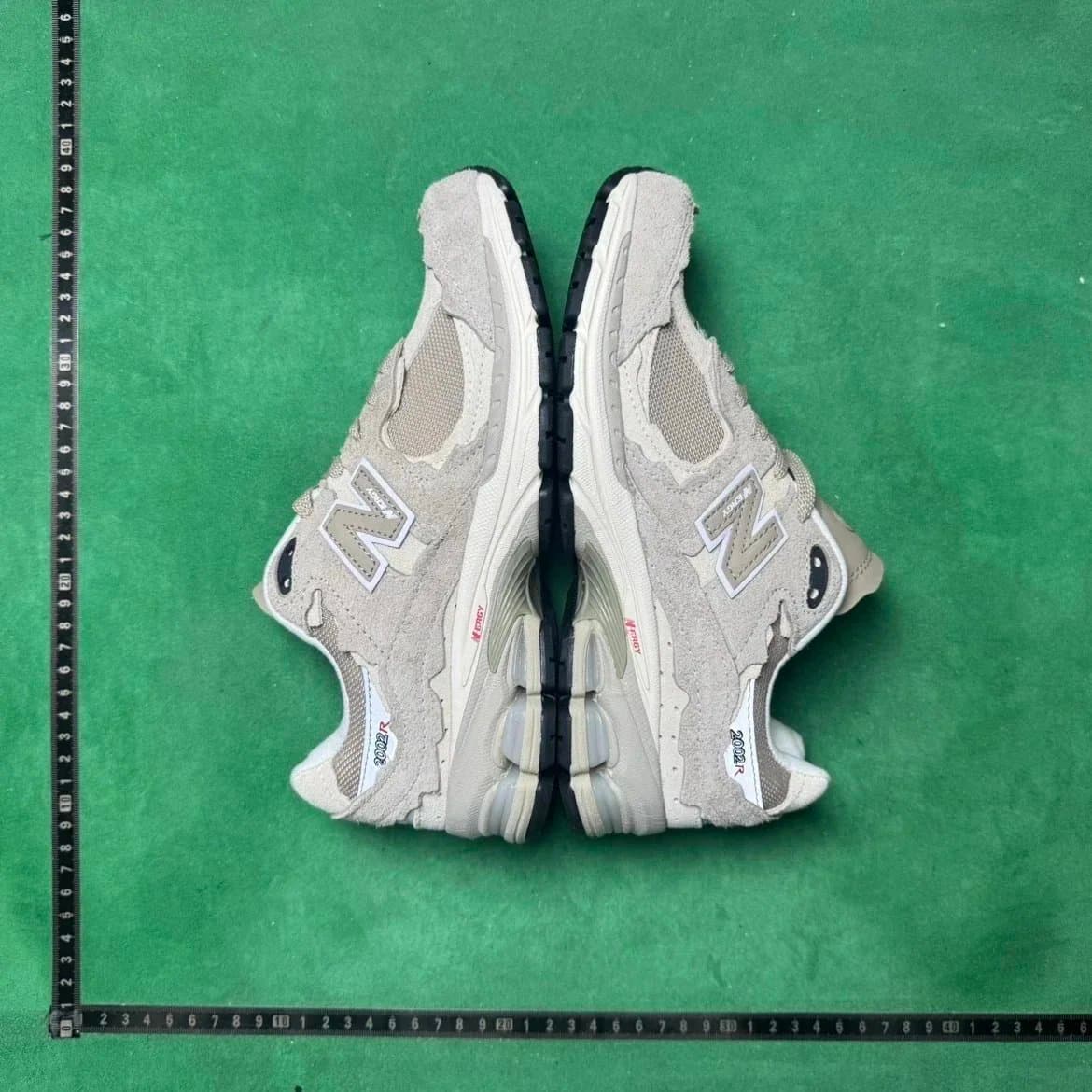 New Balance 2002R Cloud White — 34号浅灰色M2002RDL