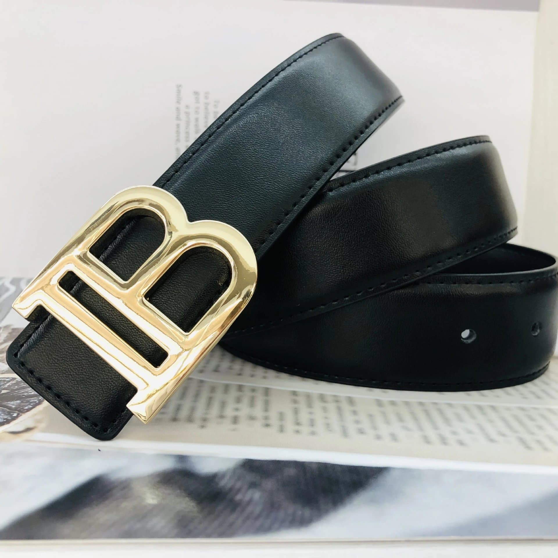 Burberry Monogram Belt Check Print — 左TB黑平纹金扣