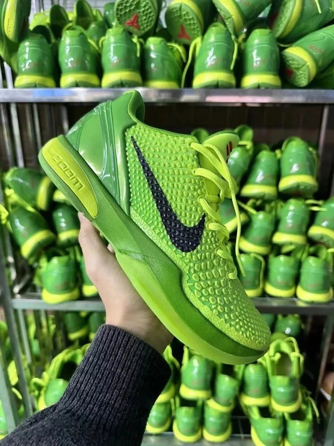 Kobe 8 Protro Grinch