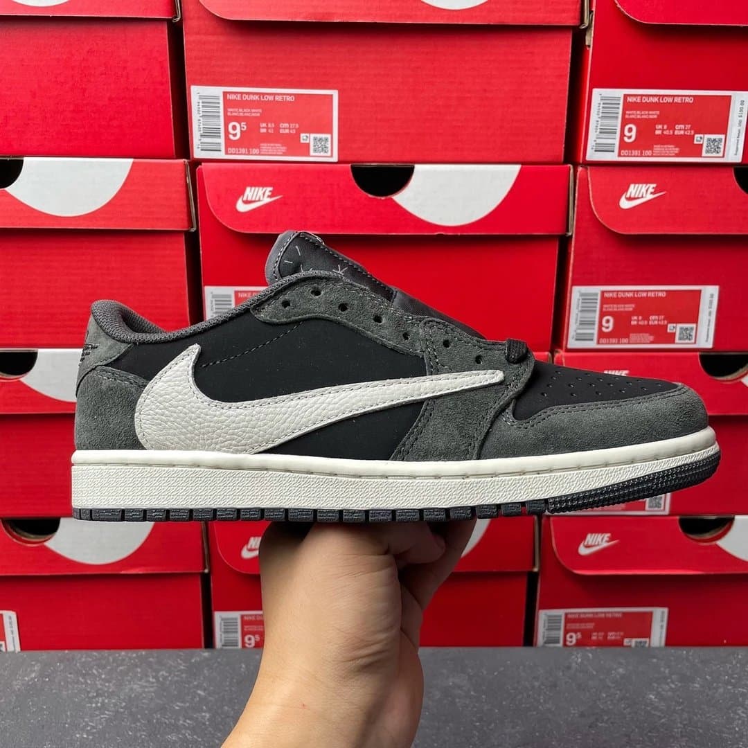 Nike Dunk Low Retro Off-White