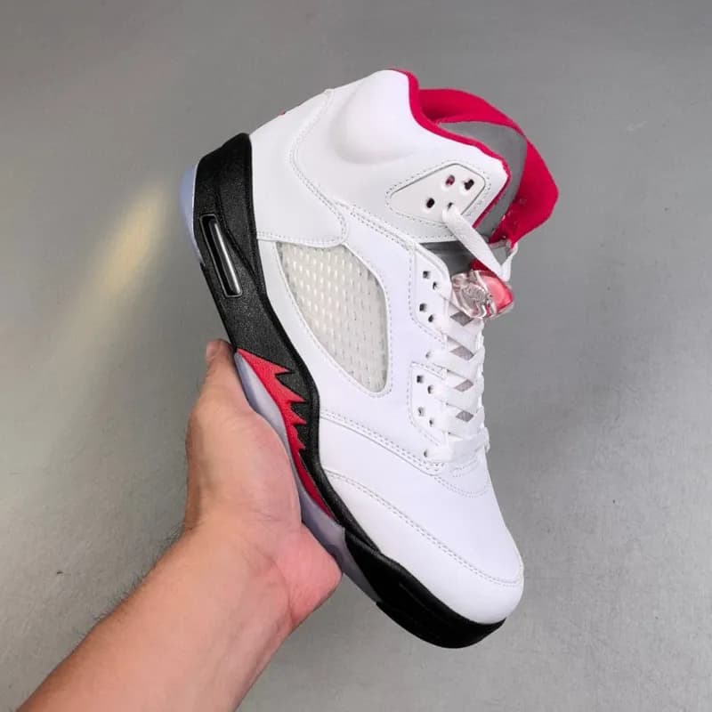 Air Jordan 5 Laney — 白黑红