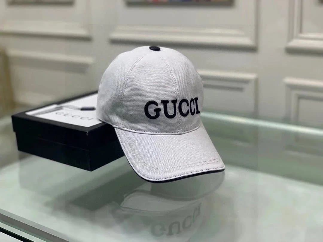 Gucci Baseball Cap GG Monogram — 31