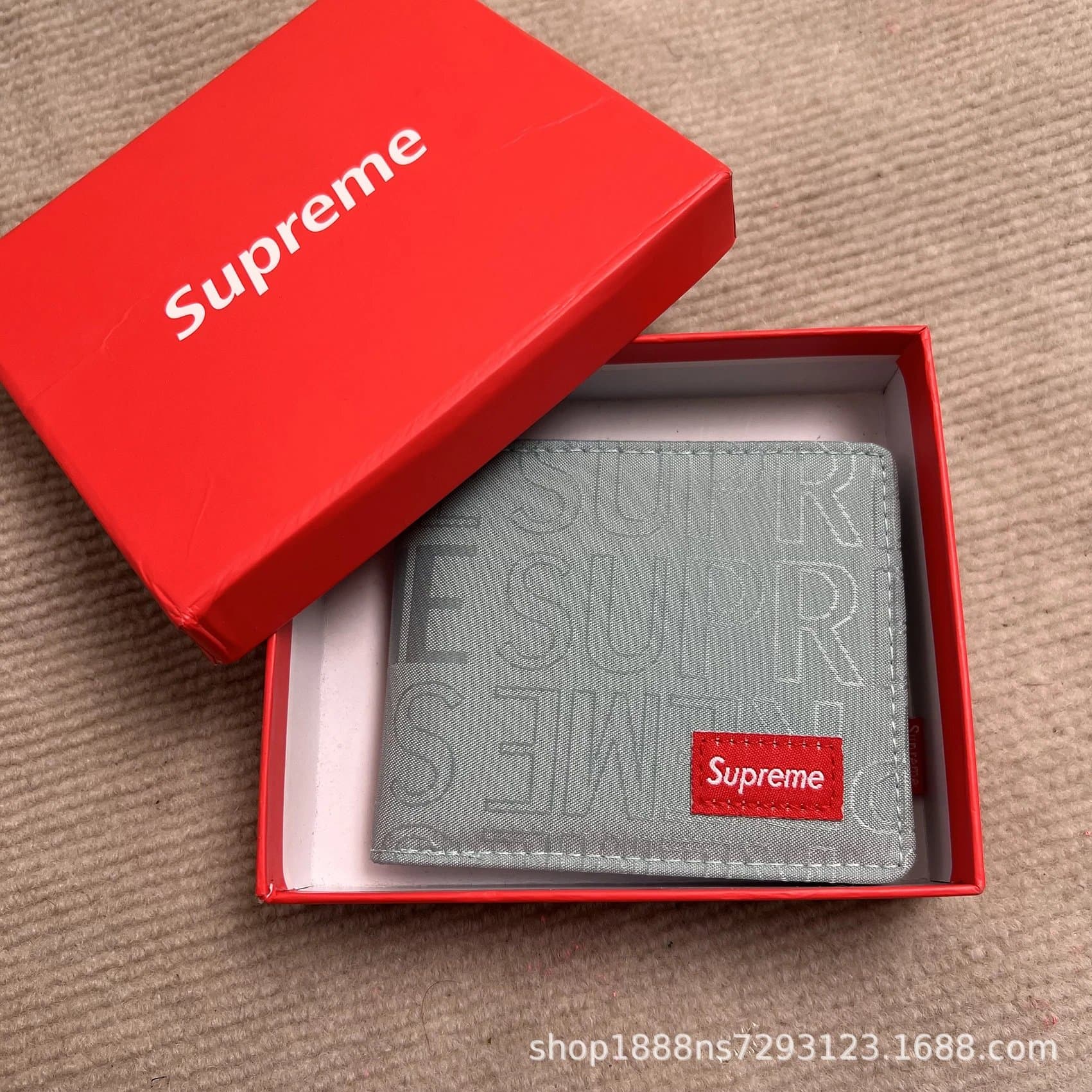 Supreme Box Logo Wallet Embossed Logo — 满绣短款蓝色加盒子