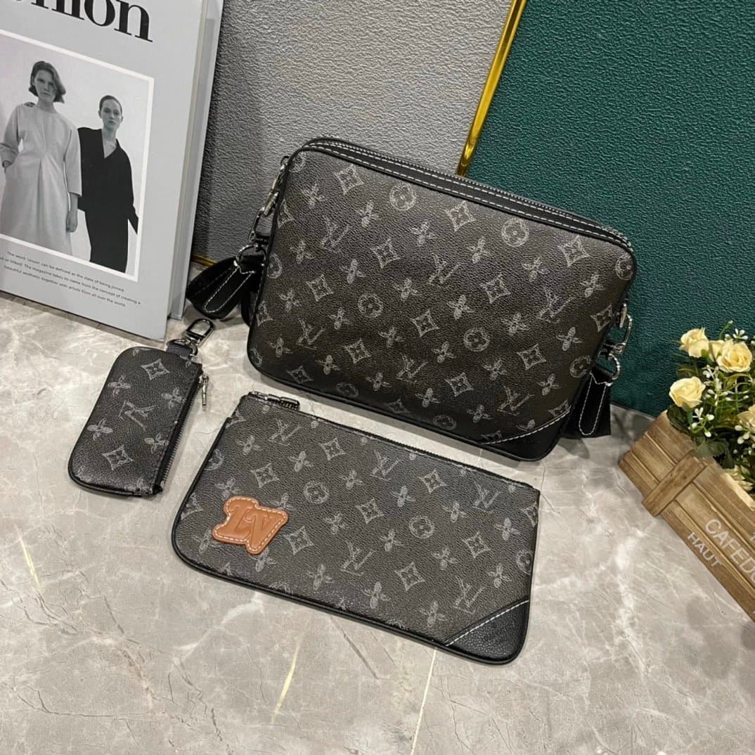 Louis Vuitton Monogram Canvas Set White with Grey Print — 25.0 x 18.5 x 7.0 CM · 1