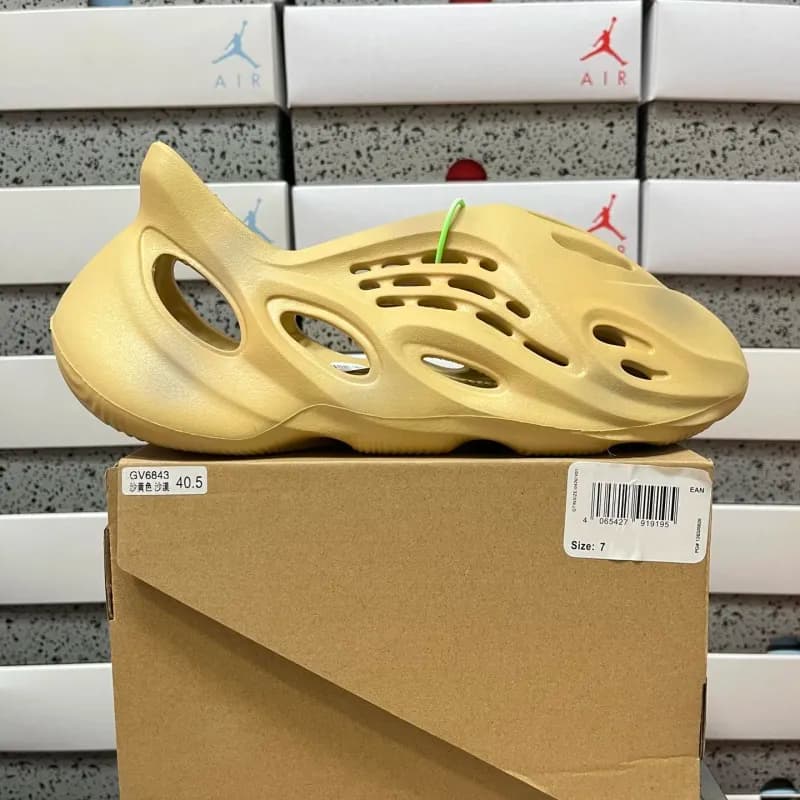 Yeezy Foam Runner Sand