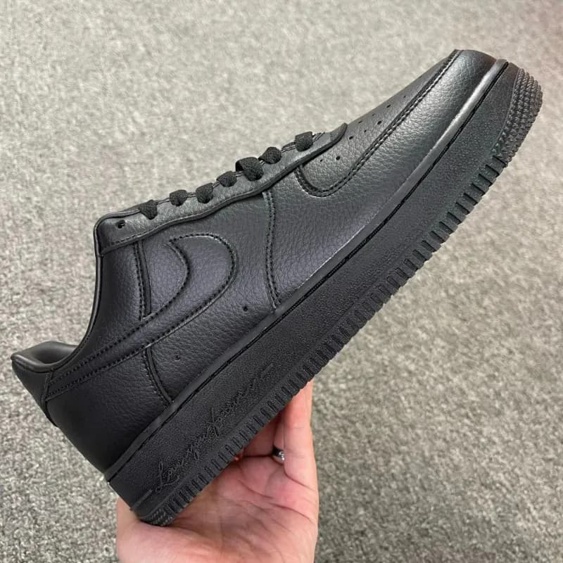 Nike Air Force 1 Low Off-White Volt — 黑色桃心
