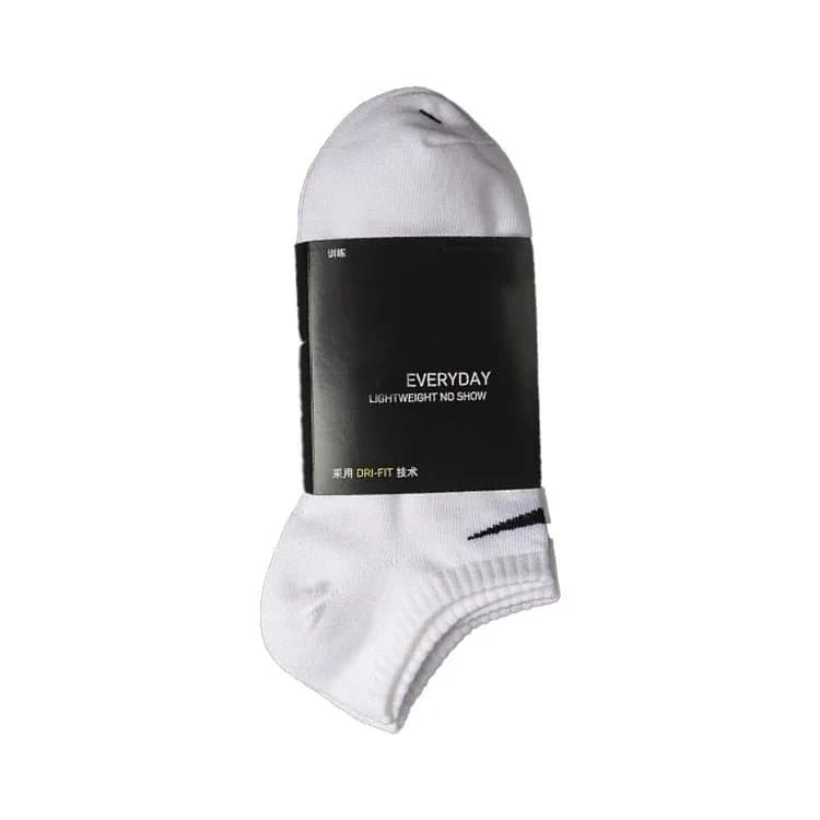 Nike Everyday Lightweight Crew Crew Socks — 一对白色短款