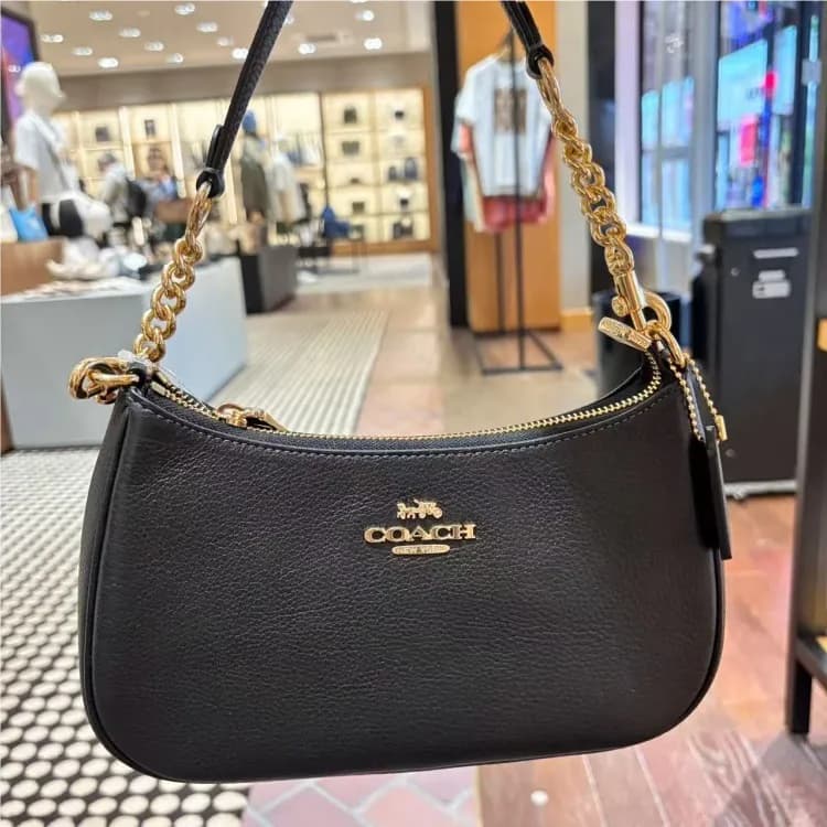 Coach Shoulder Bag Gold Hardware