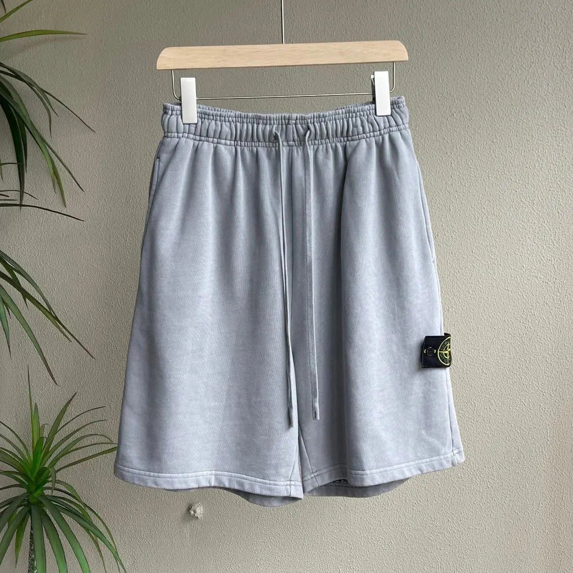 Stone Island Cargo Shorts Compass Patch — DD020117067