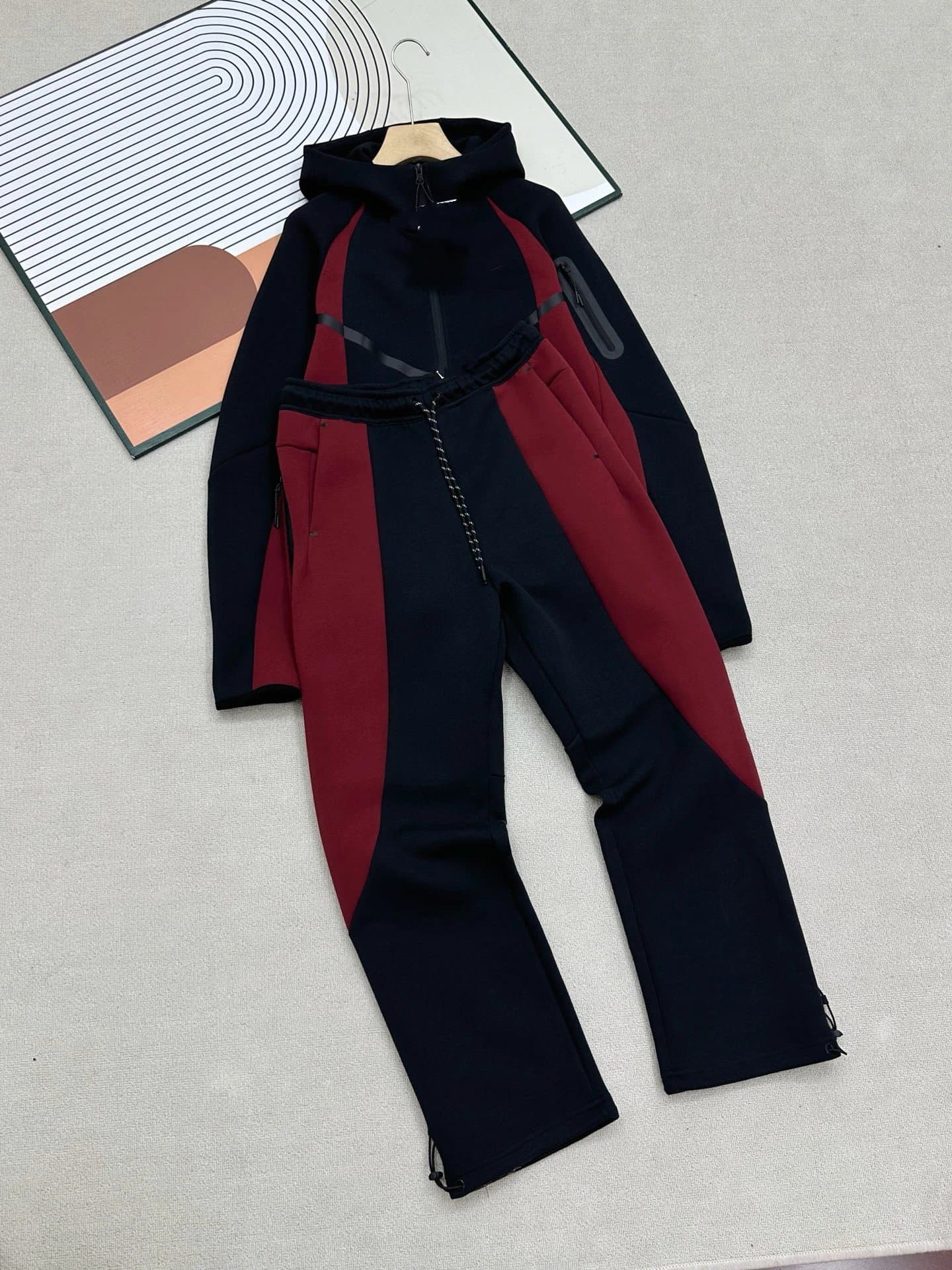 Nike Tech Fleece Hooded Jacket Black/Grey Panel — 黑拼红色套装