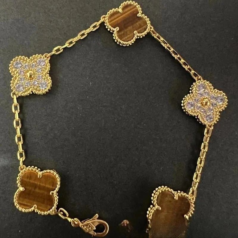 Van Cleef & Arpels Alhambra Four-Leaf Clover Pendant — 27