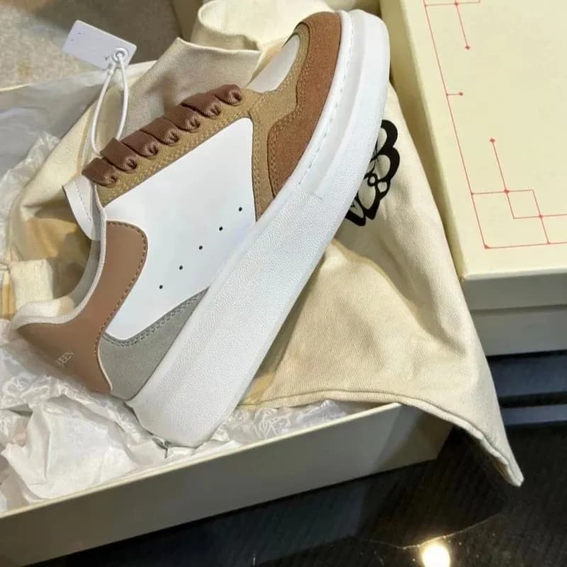 Alexander McQueen Sneaker White with Black Heel Tab — 棕白灰