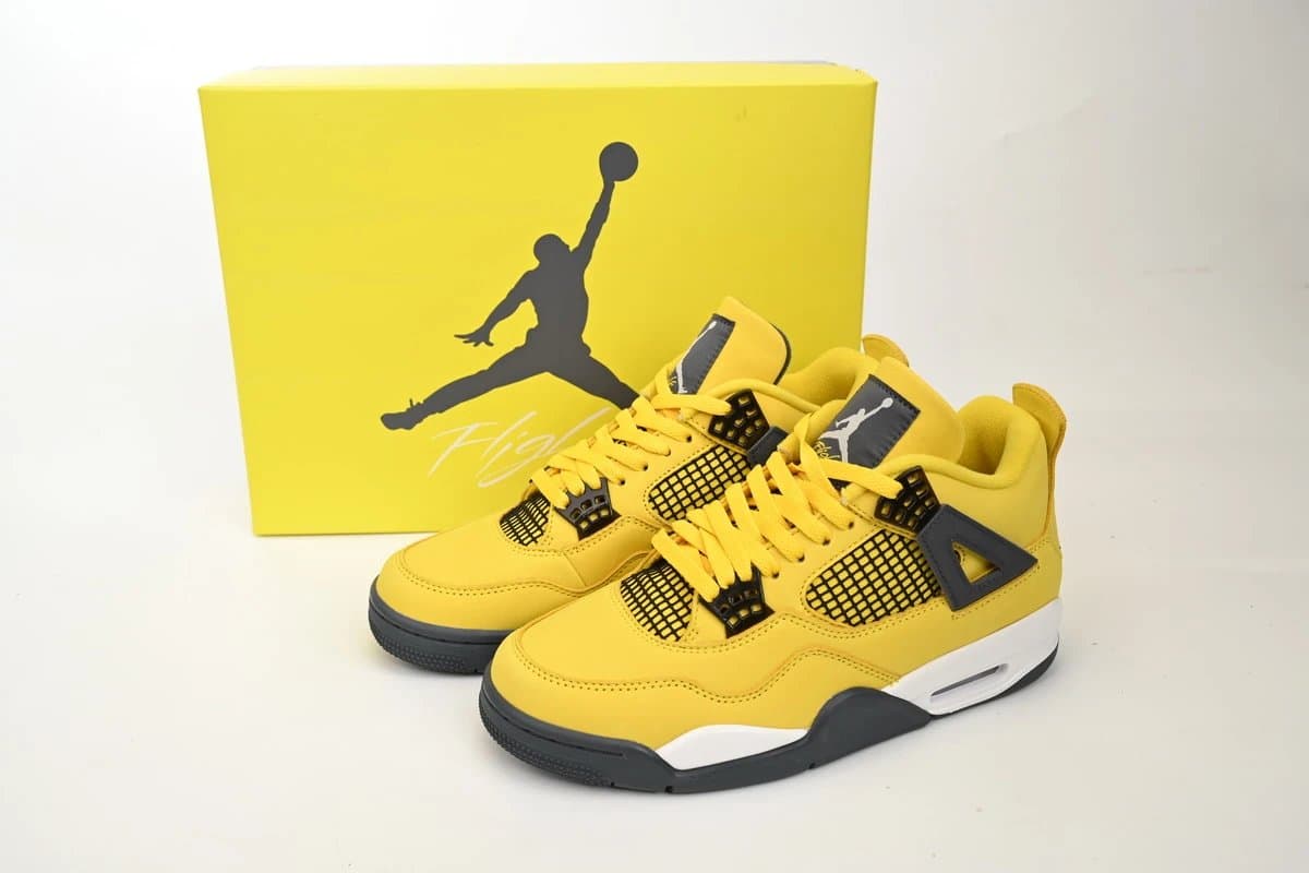 Air Jordan 4 Thunder