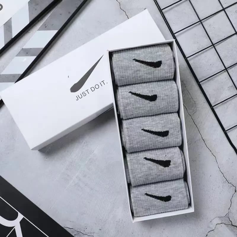 Nike Socks Swoosh Logo