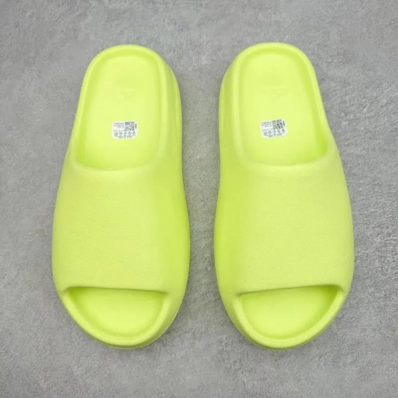 Yeezy Slide Glow