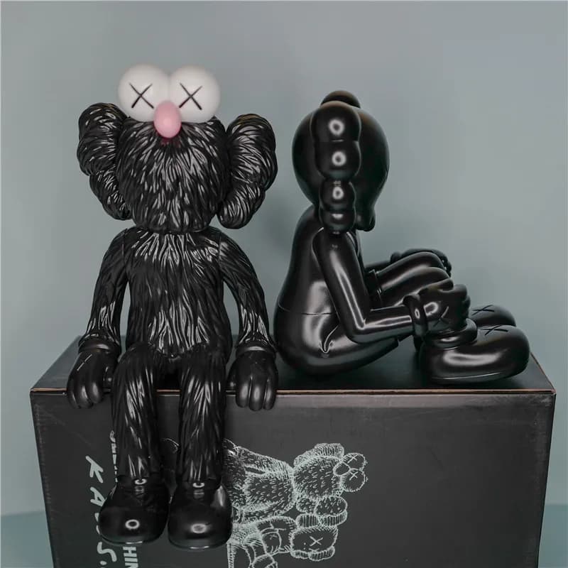 BAPE × KAWS Half-Brain Ape Figure Split Brain Design — 长沙IFS款-黑黑一套