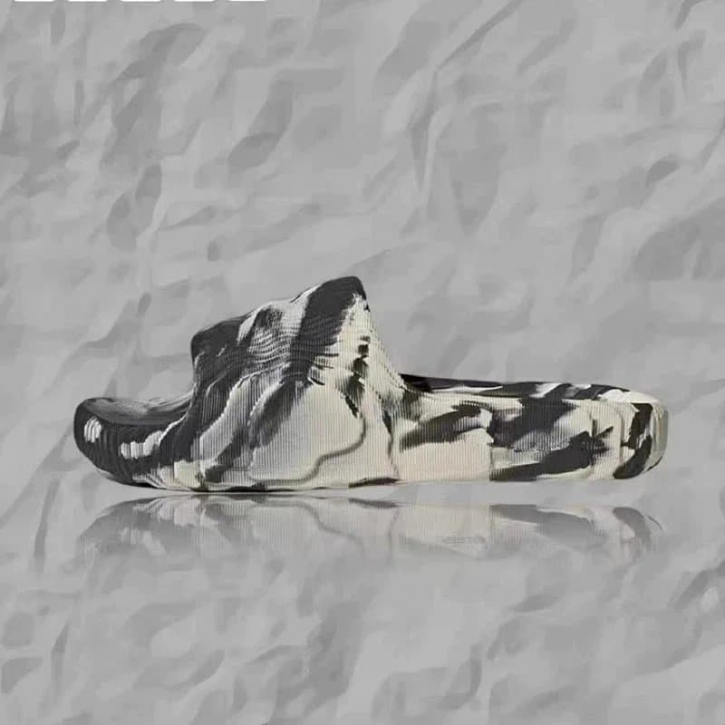 Nike Benassi Slide Neutral Beige — 28