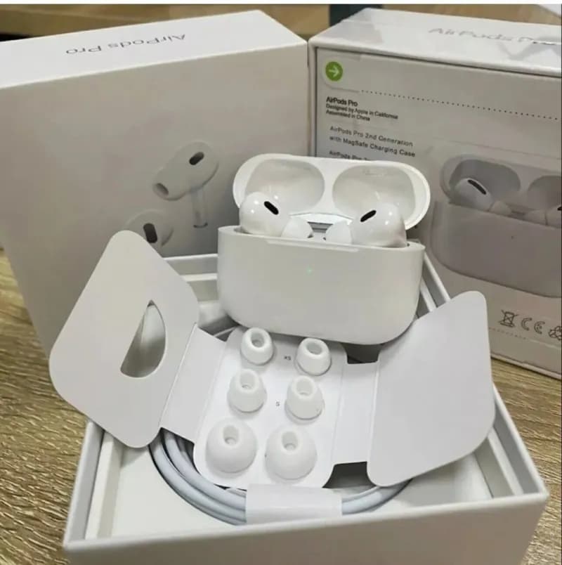 Apple AirPods Pro 2 MagSafe Charging Case