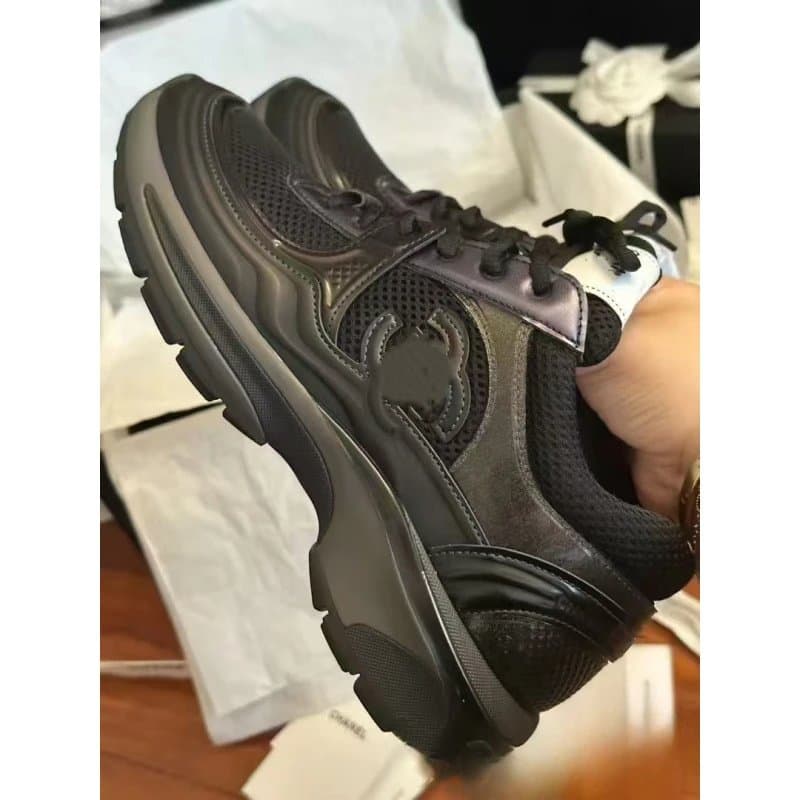 Chanel Sneaker Beige Mesh with Logo — 黑色