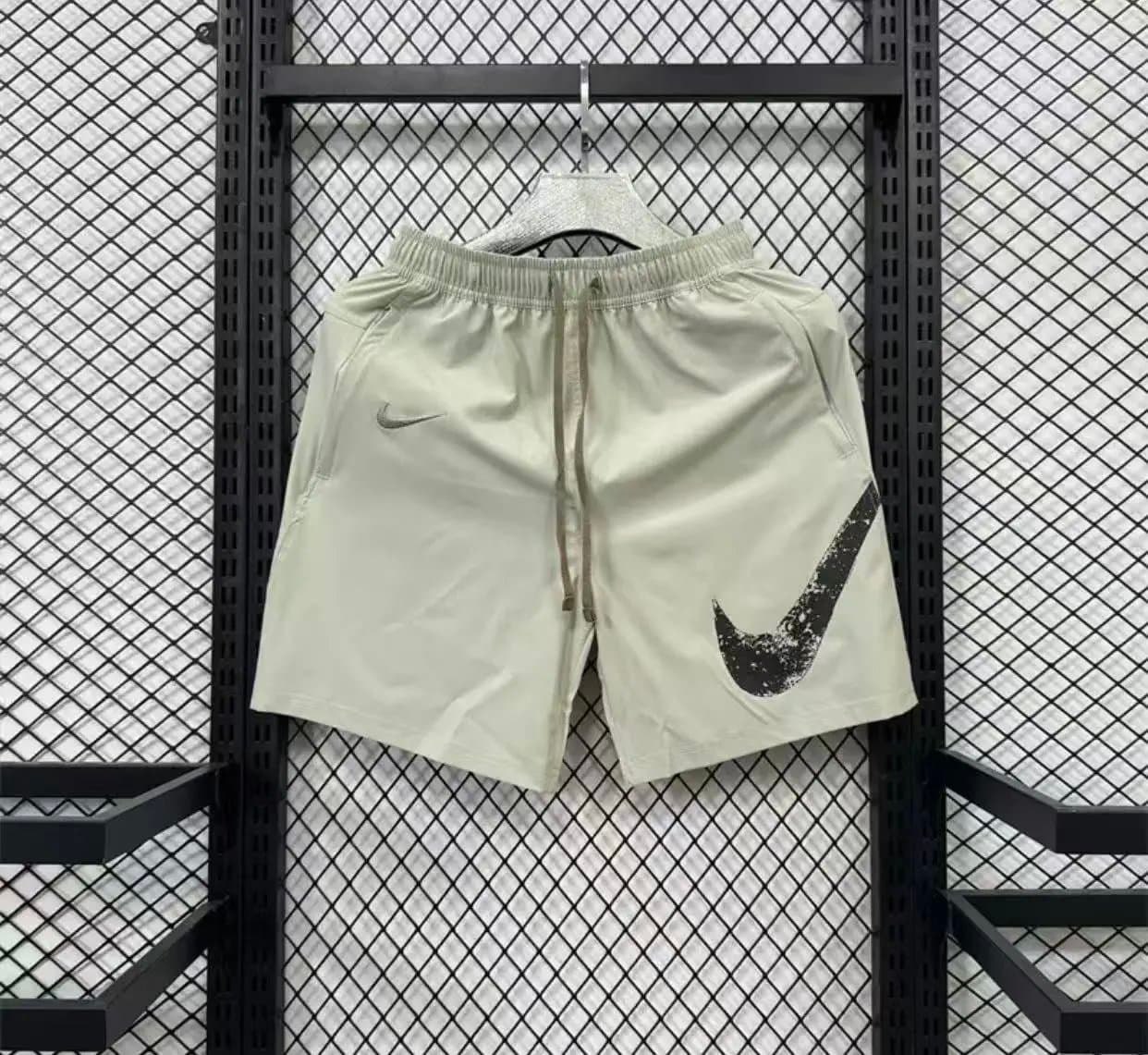 Nike Training Shorts Grey/Beige — 卡其色1