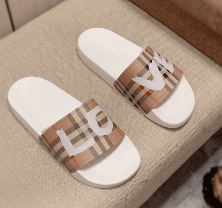 Burberry Equestrian Knight Slide Logo Strap — 35