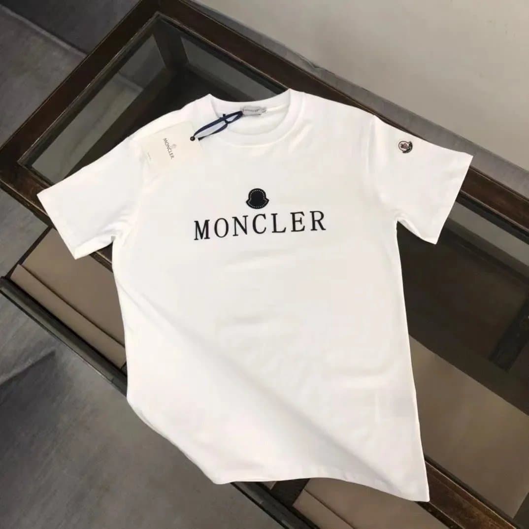 Moncler Logo T-Shirt Classic Logo Patch — cp-27